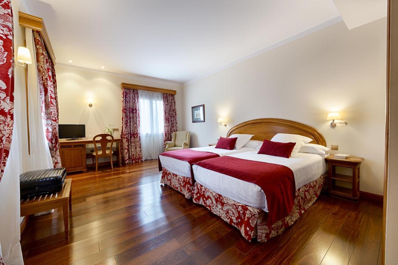 Azz Penafiel Las Claras Hotel & Spa Exterior foto