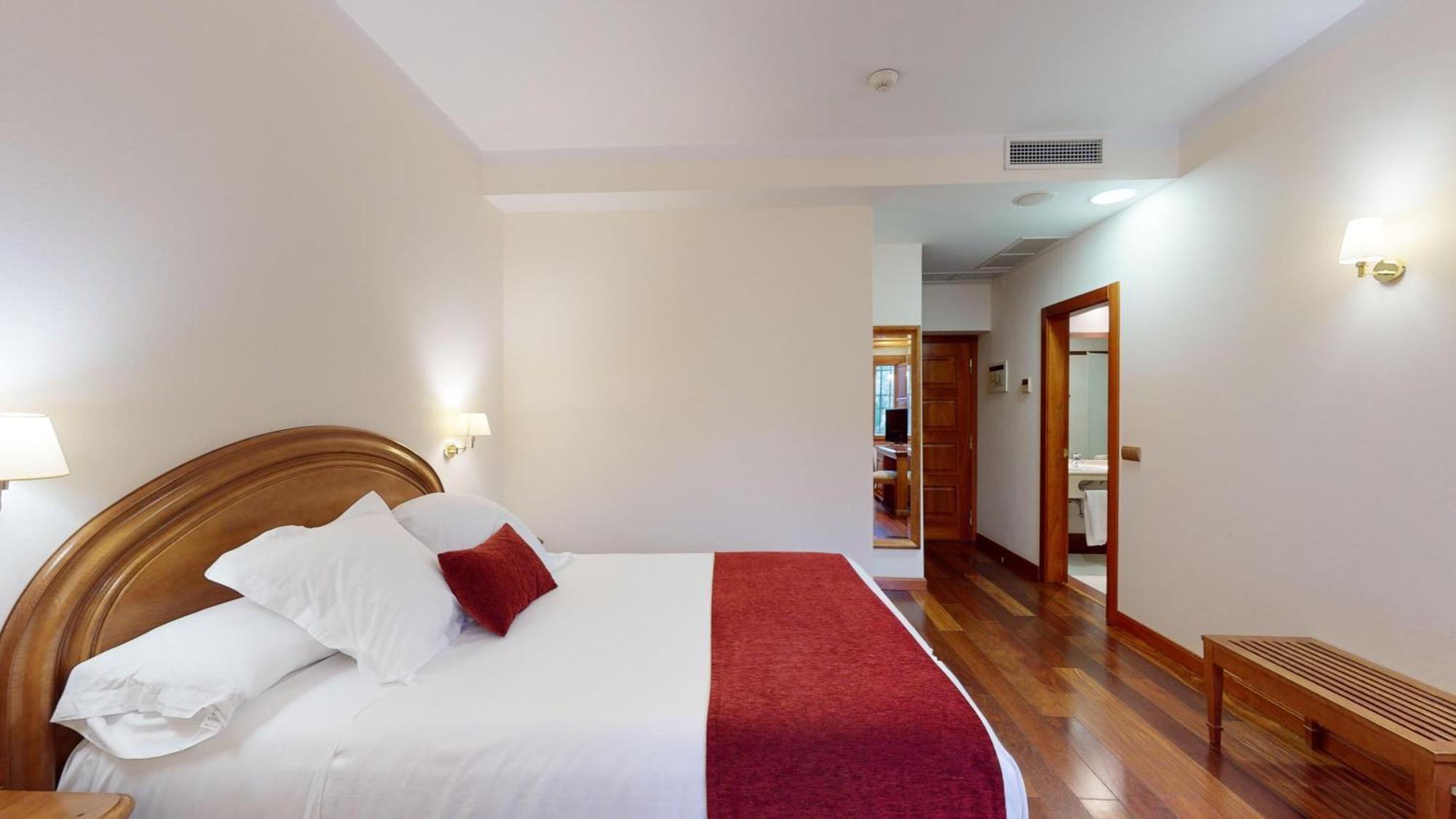 Azz Penafiel Las Claras Hotel & Spa Exterior foto