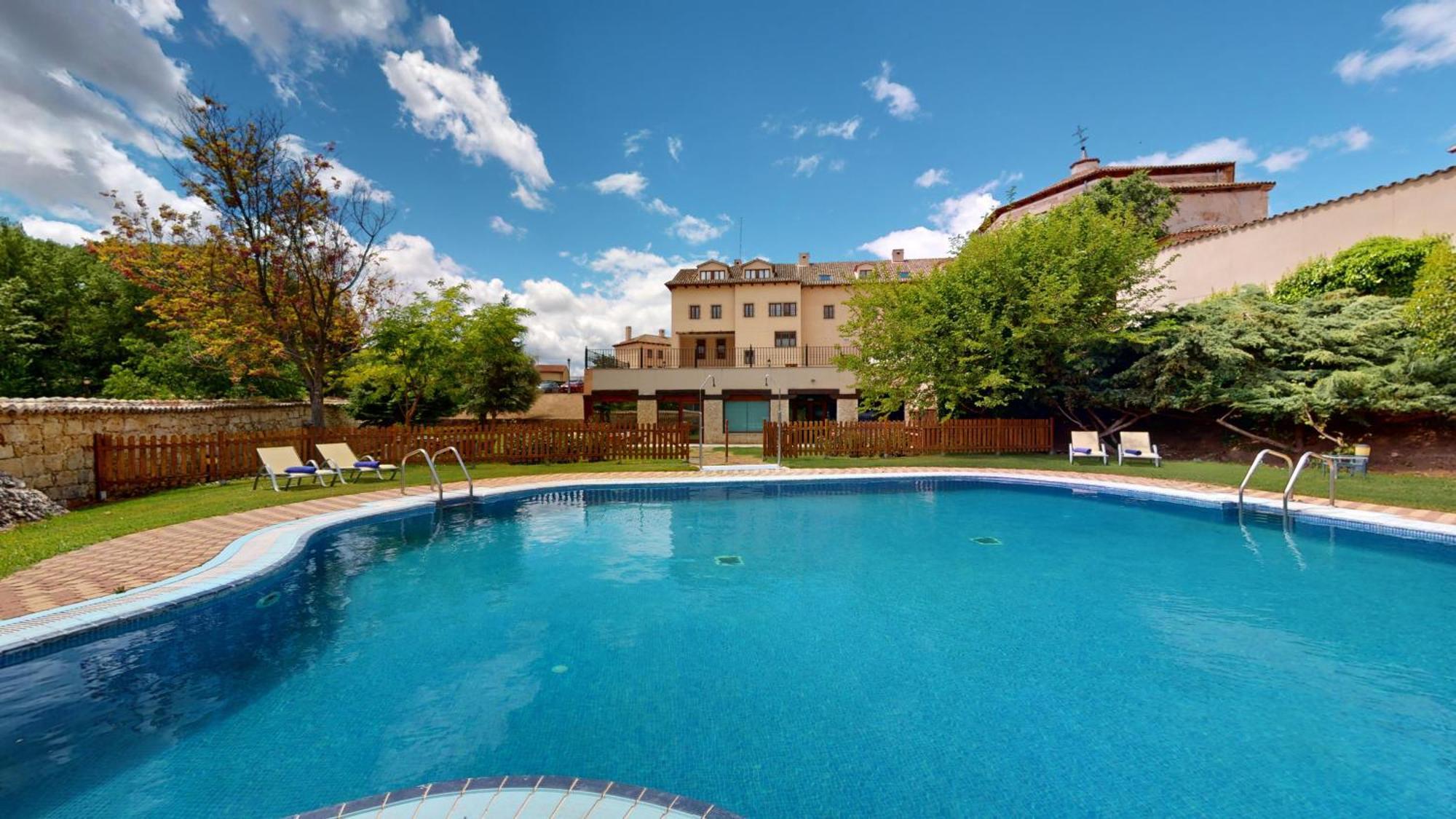 Azz Penafiel Las Claras Hotel & Spa Exterior foto